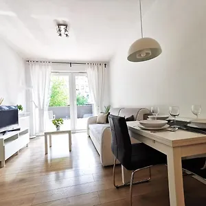 Matejki ~ Self Check-in 24 ~ Parking Apartment