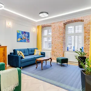 Apartment Pleasant ~ 700m Main Square - Self Check-in 24h, Wroclaw
